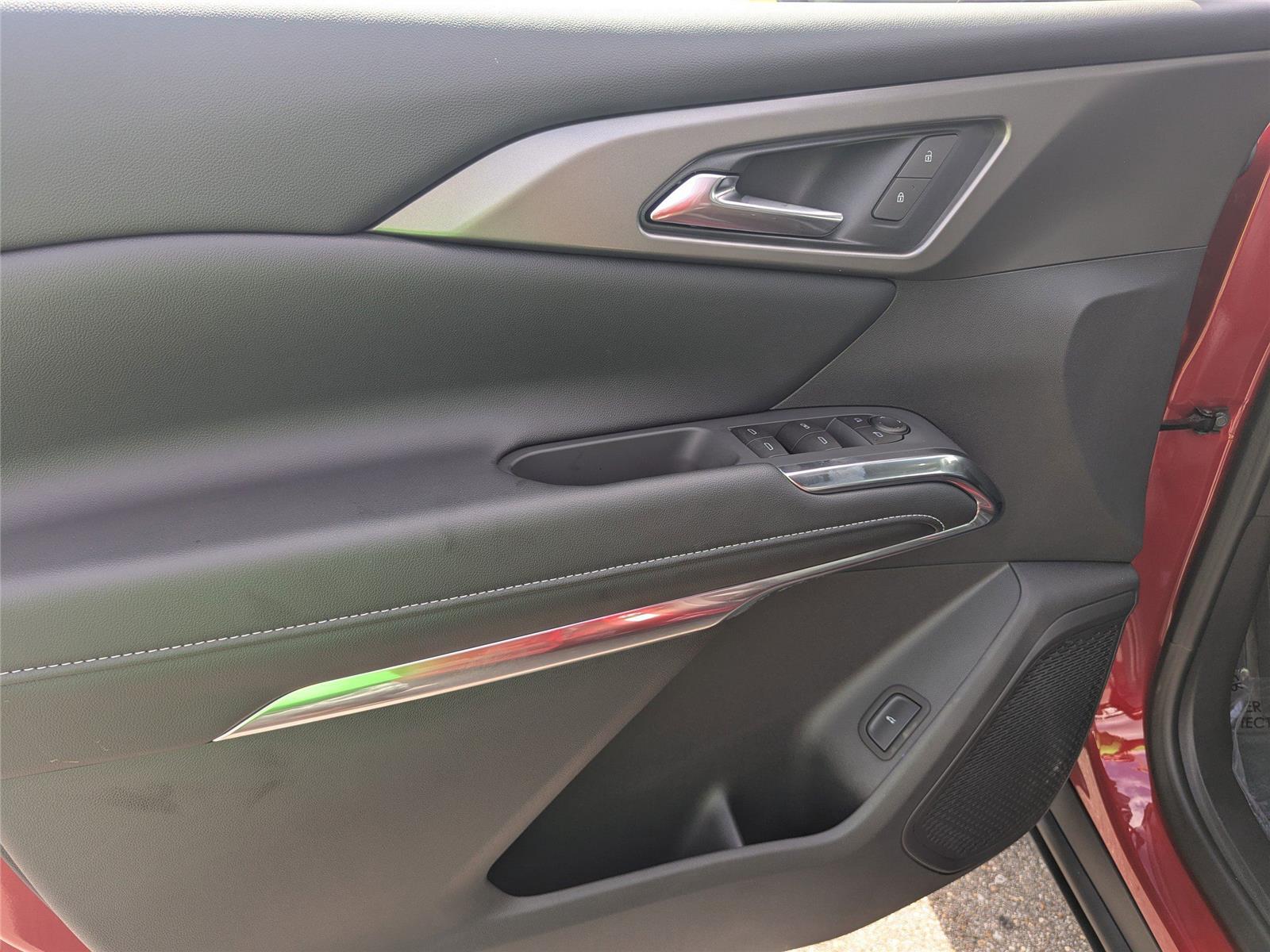 2025 Chevrolet Traverse photo 11