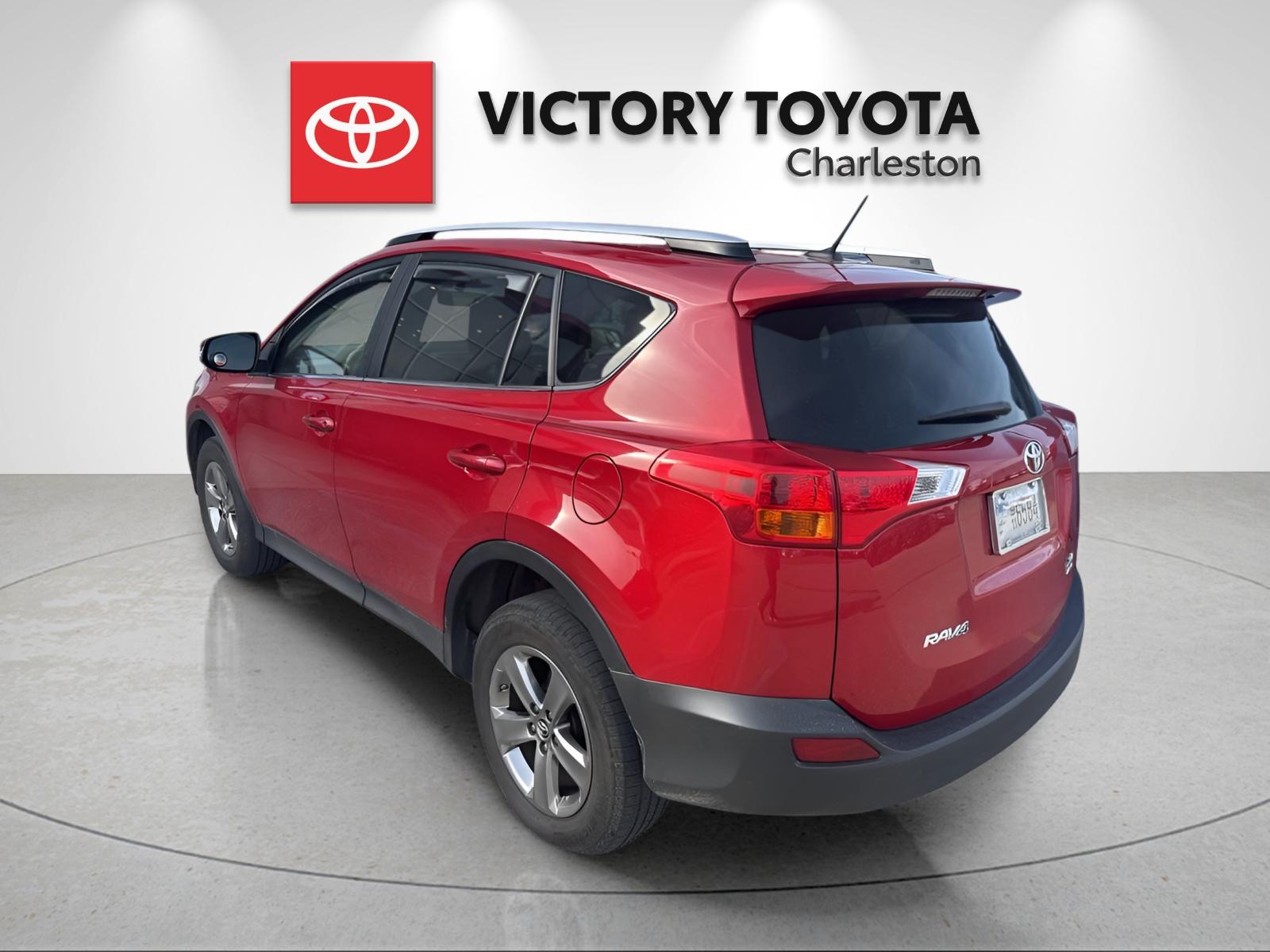 Used 2015 Toyota RAV4 XLE with VIN JTMRFREV2FD171185 for sale in Charleston, WV