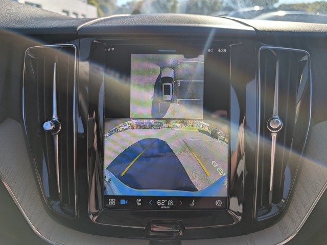 2025 Volvo XC60 B5 Plus photo 20