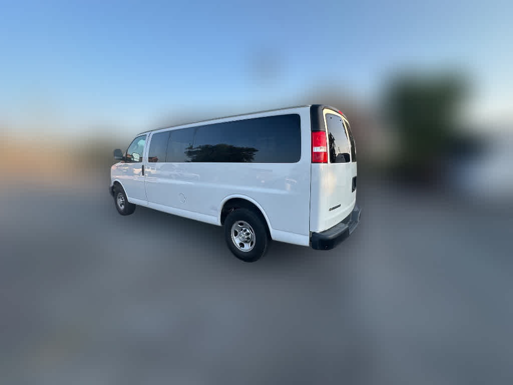 2021 Chevrolet Express LS 3500 photo 3