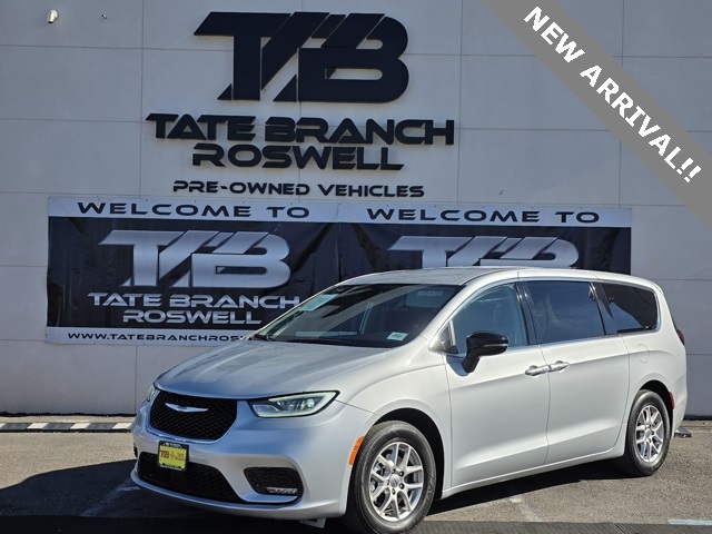 2024 Chrysler Pacifica Touring L's photo