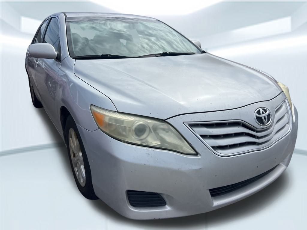 2011 Toyota Camry LE photo 4