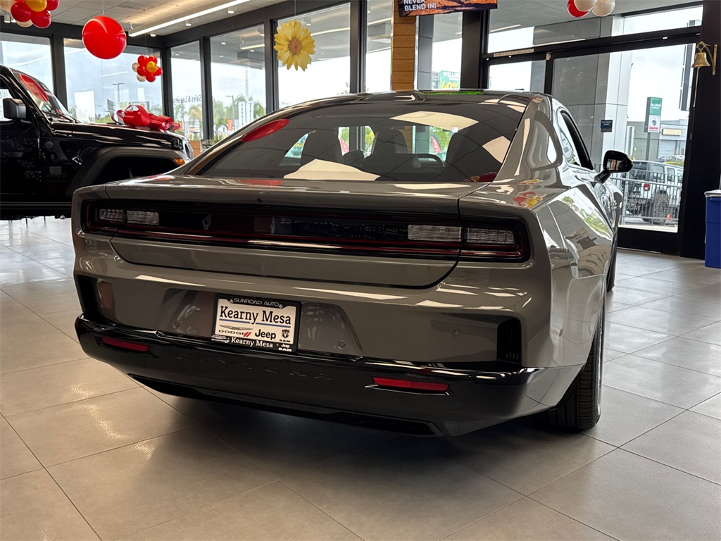 2025 Dodge Charger R/T photo 7