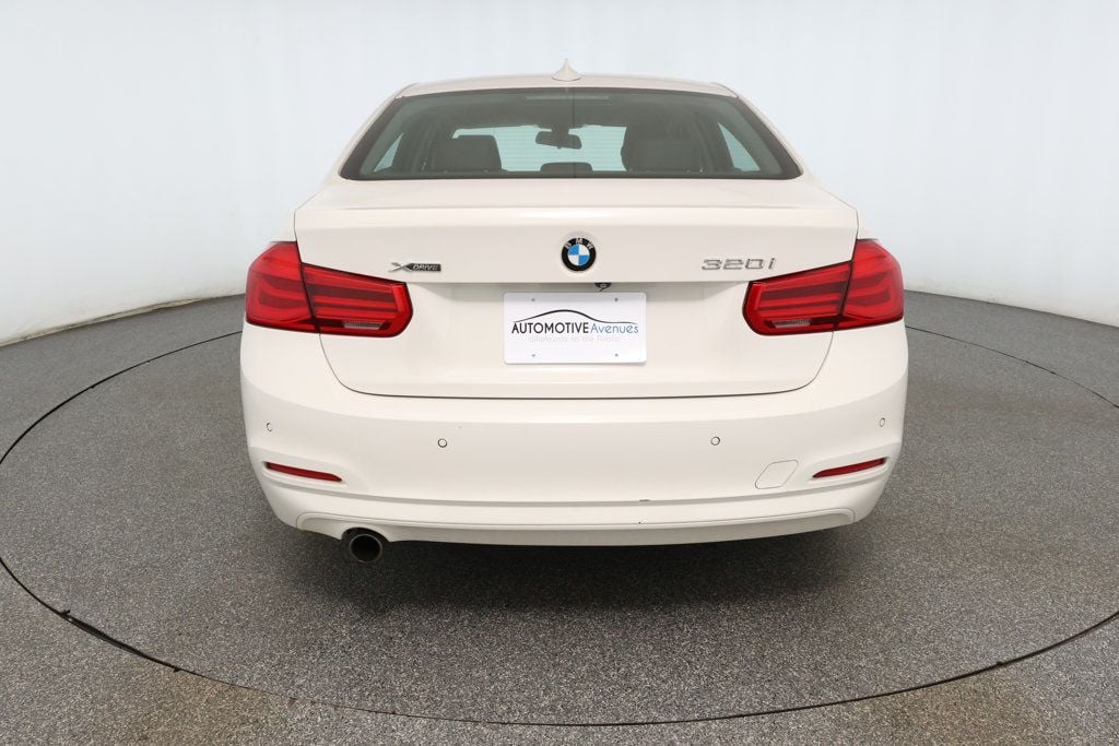2018 Bmw 320i xDrive Sedan photo 4