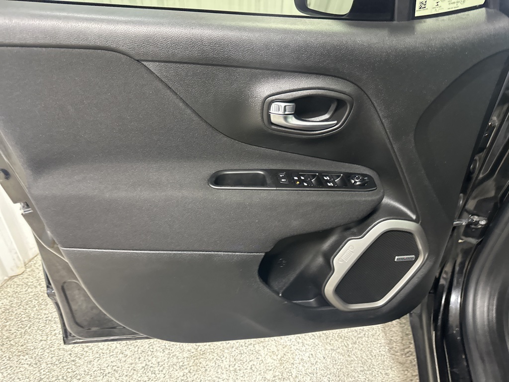 2021 Jeep Renegade Latitude photo 11