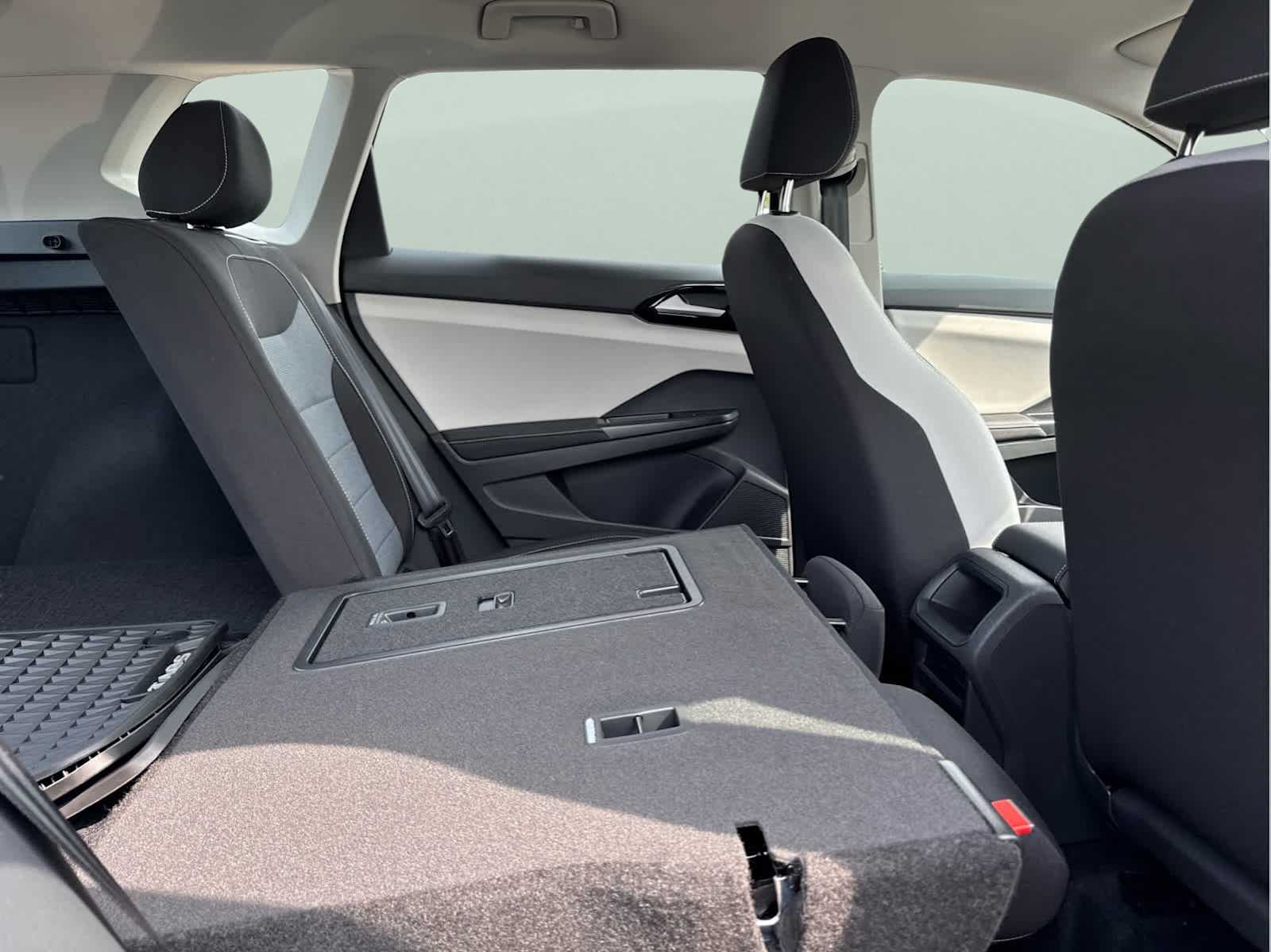 2025 Volkswagen Taos S photo 37