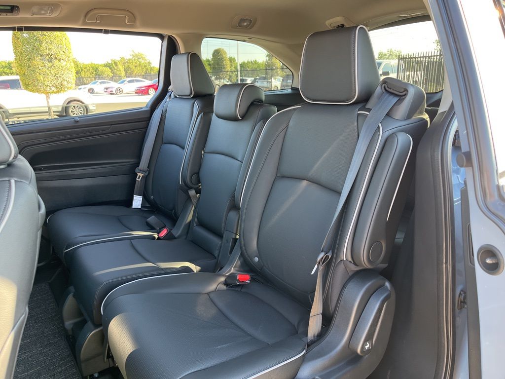 2026 Honda Odyssey Elite photo 11