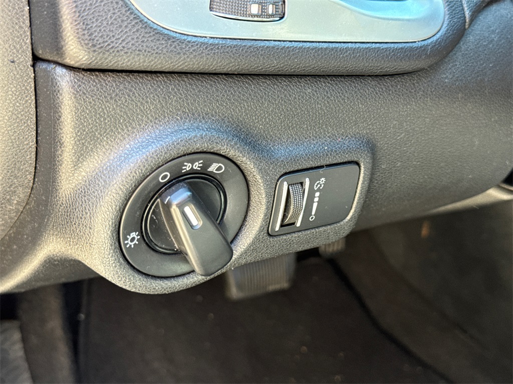 2016 Dodge Dart SE photo 7