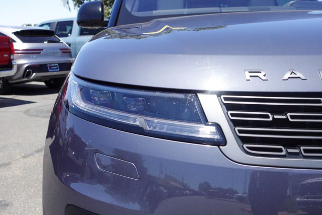 2023 Land Rover Range Rover Sport SE photo 4