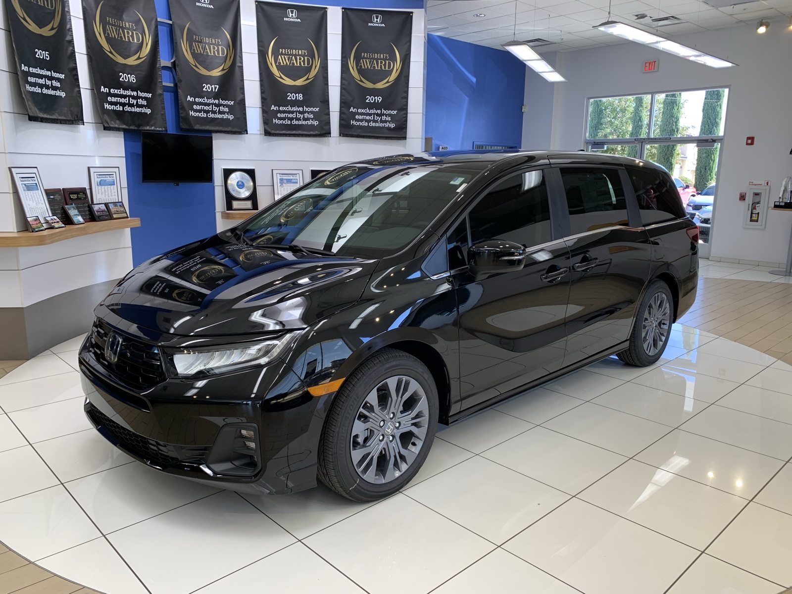 2026 Honda Odyssey Touring's photo