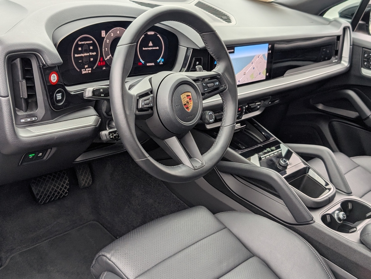 2024 Porsche Cayenne photo 3