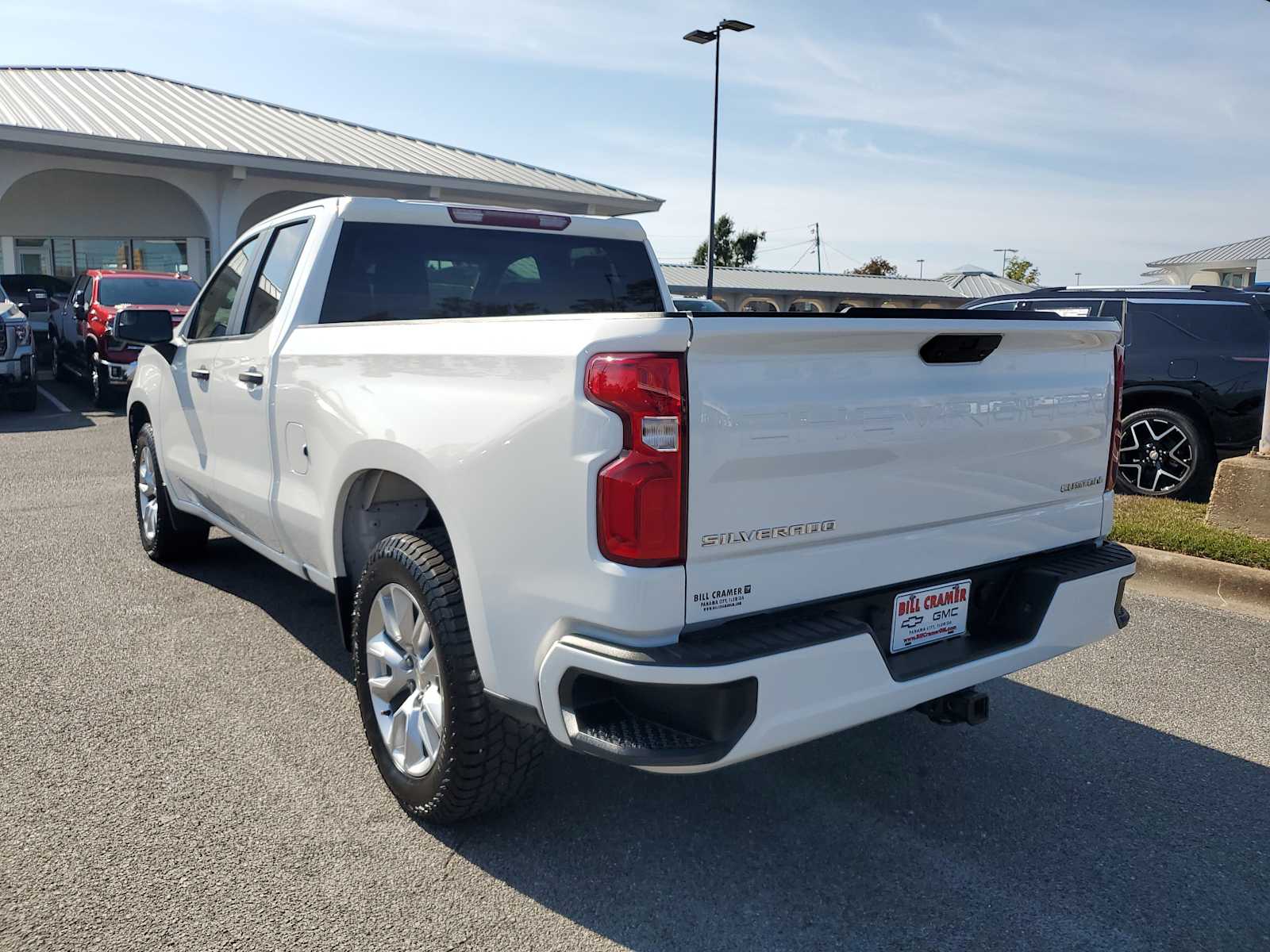 2022 Chevrolet Silverado 1500 Custom photo 2