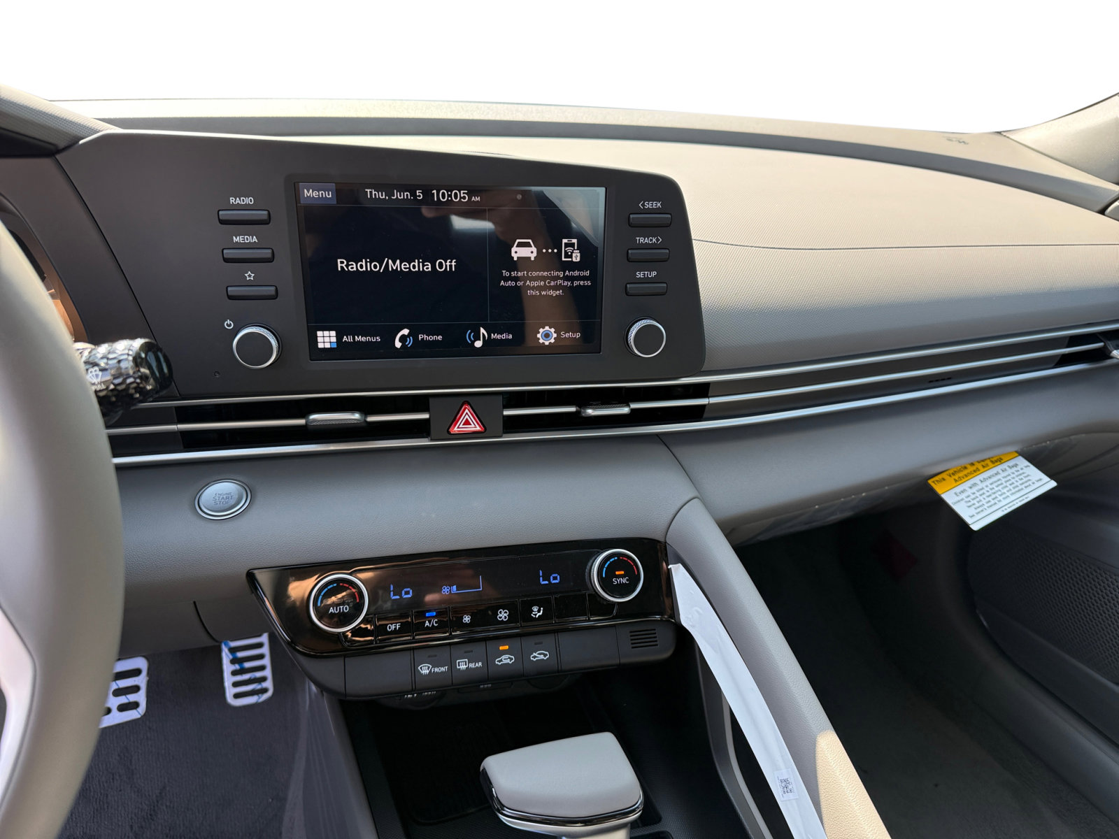 2025 Hyundai Elantra SEL Sport photo 12