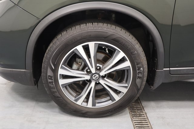 2019 Nissan Rogue SV photo 22