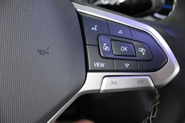 2025 Volkswagen Tiguan SE photo 14