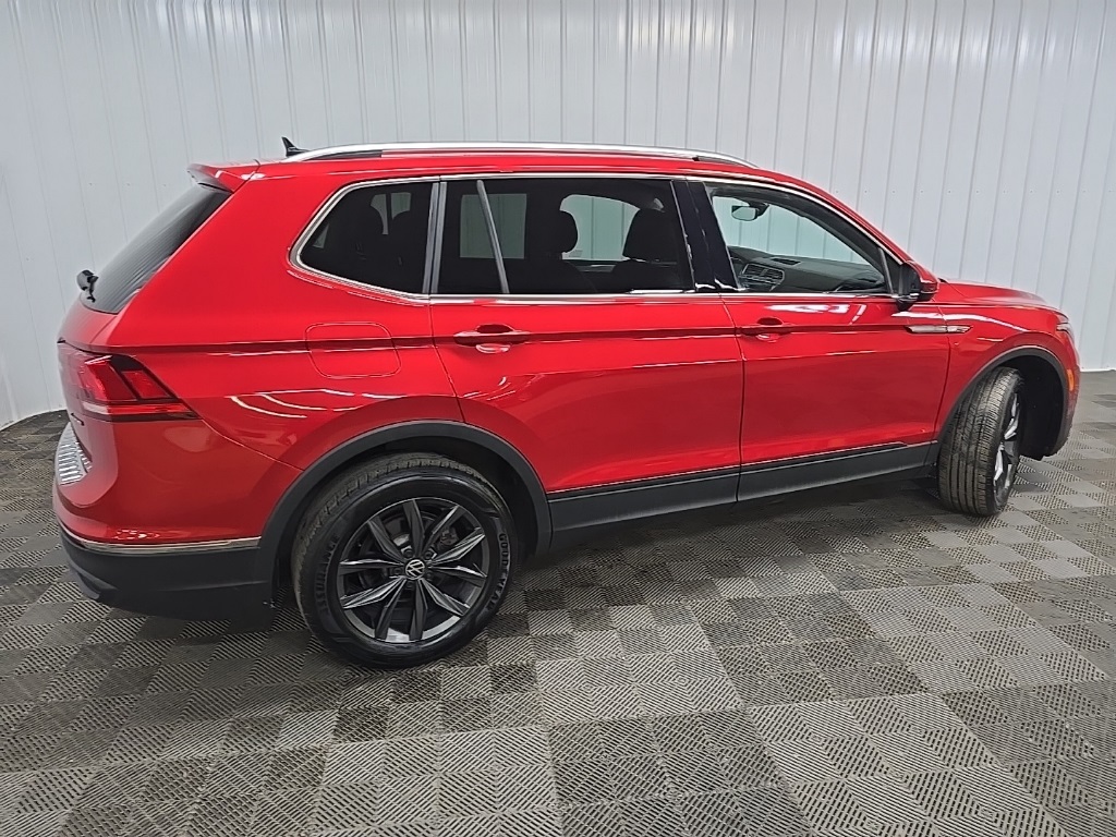2022 Volkswagen Tiguan SE photo 3