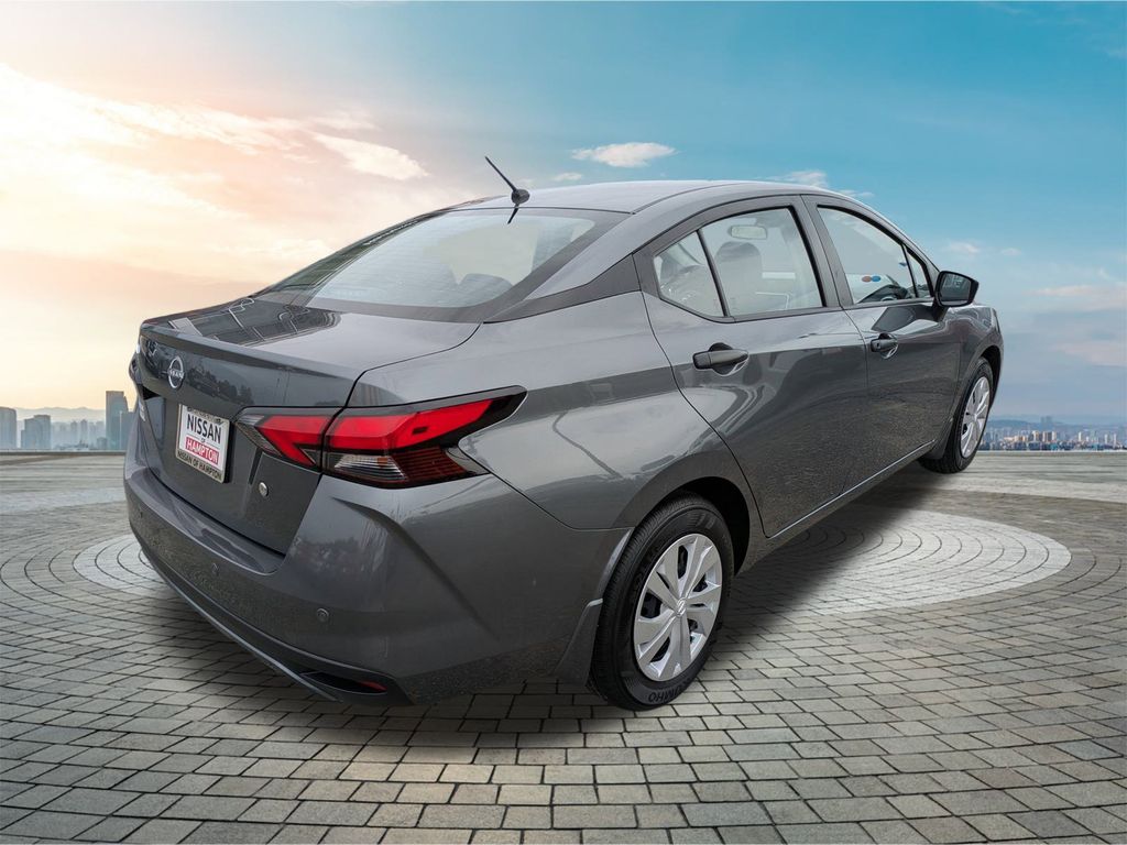 2025 Nissan Versa S photo 3