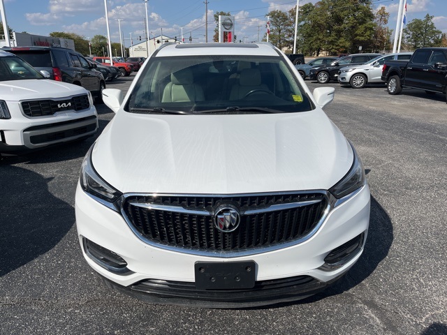 2018 Buick Enclave Essence photo 2