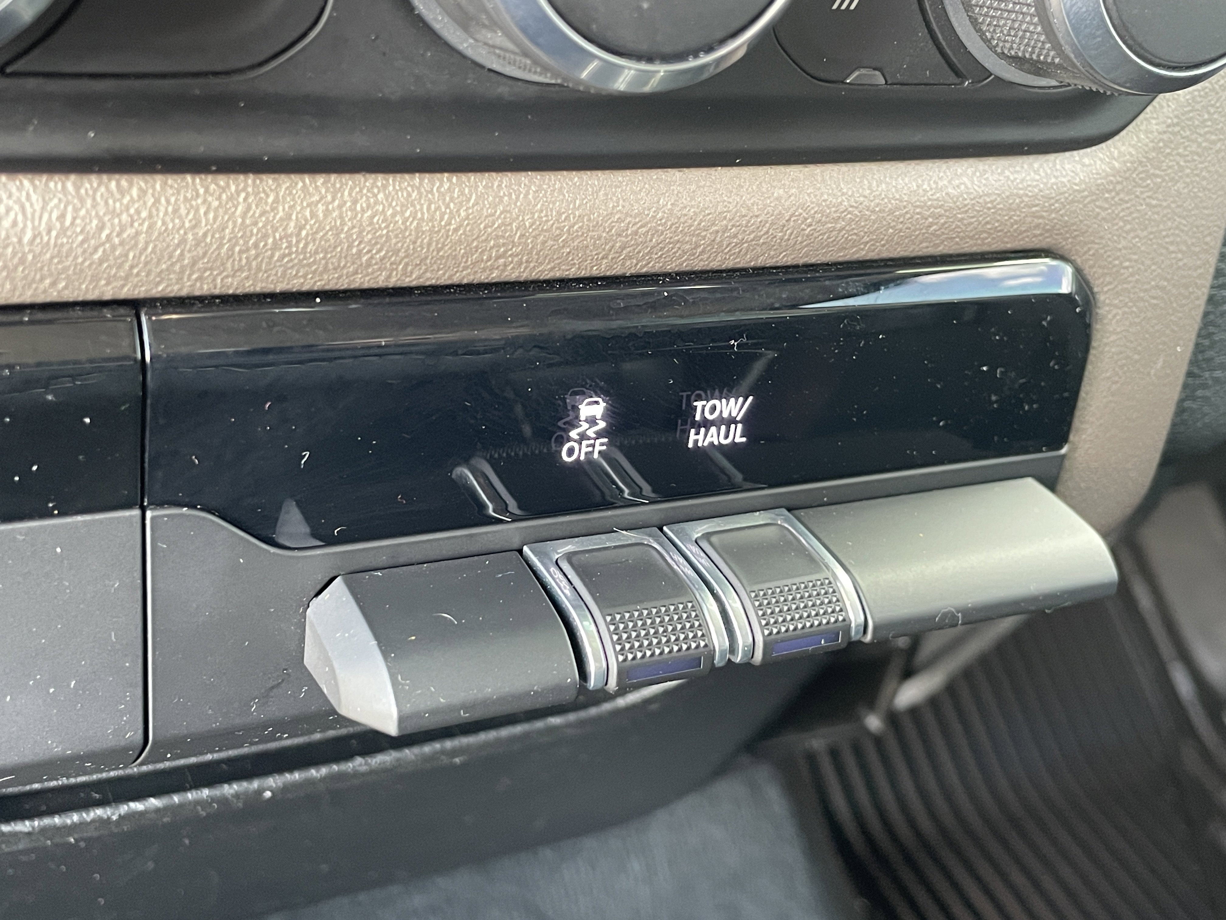 2022 Ram 1500 Laramie photo 3