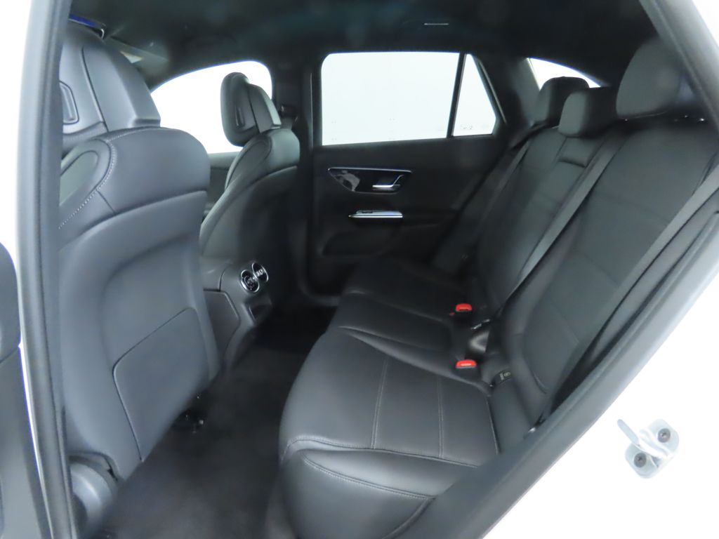 2025 Mercedes Benz GLC 300 photo 20