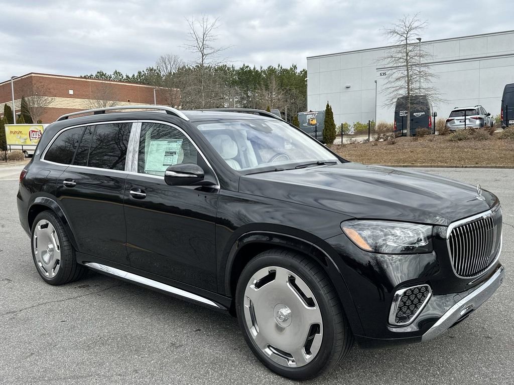 2025 Mercedes Benz GLS Maybach 600 4MATIC photo 2