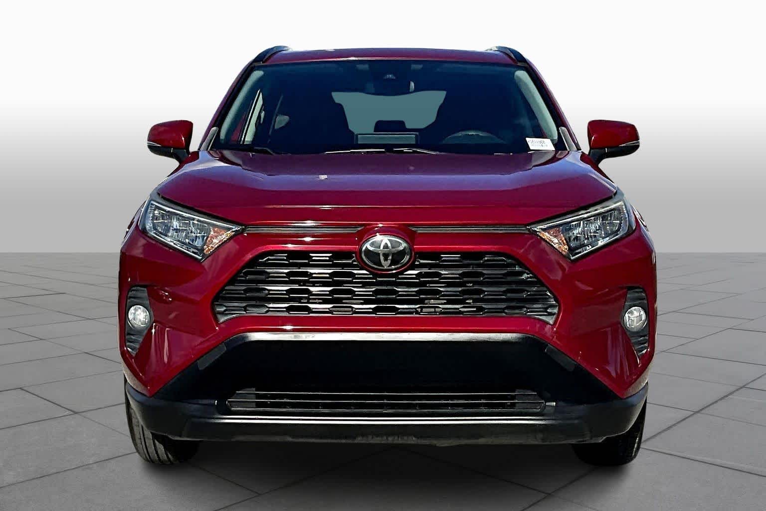 2019 Toyota RAV4 XLE photo 3