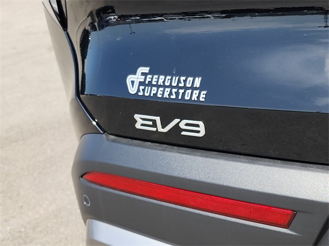 2026 Kia EV9 Light Long Range photo 2
