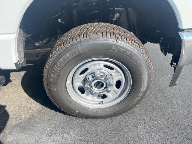 2026 Ford F-250 XL photo 4