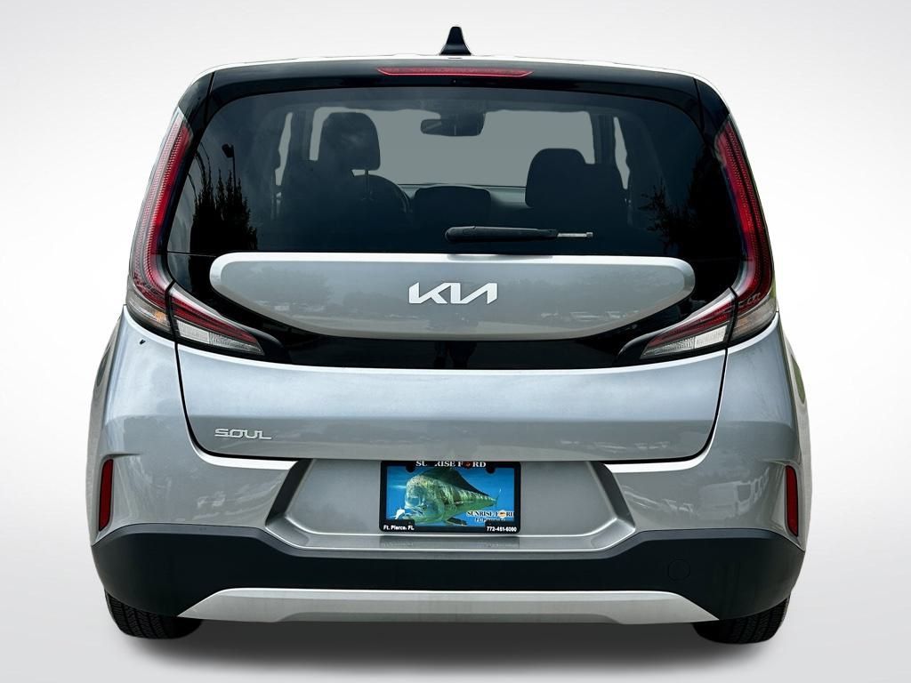 2023 Kia Soul LX photo 5