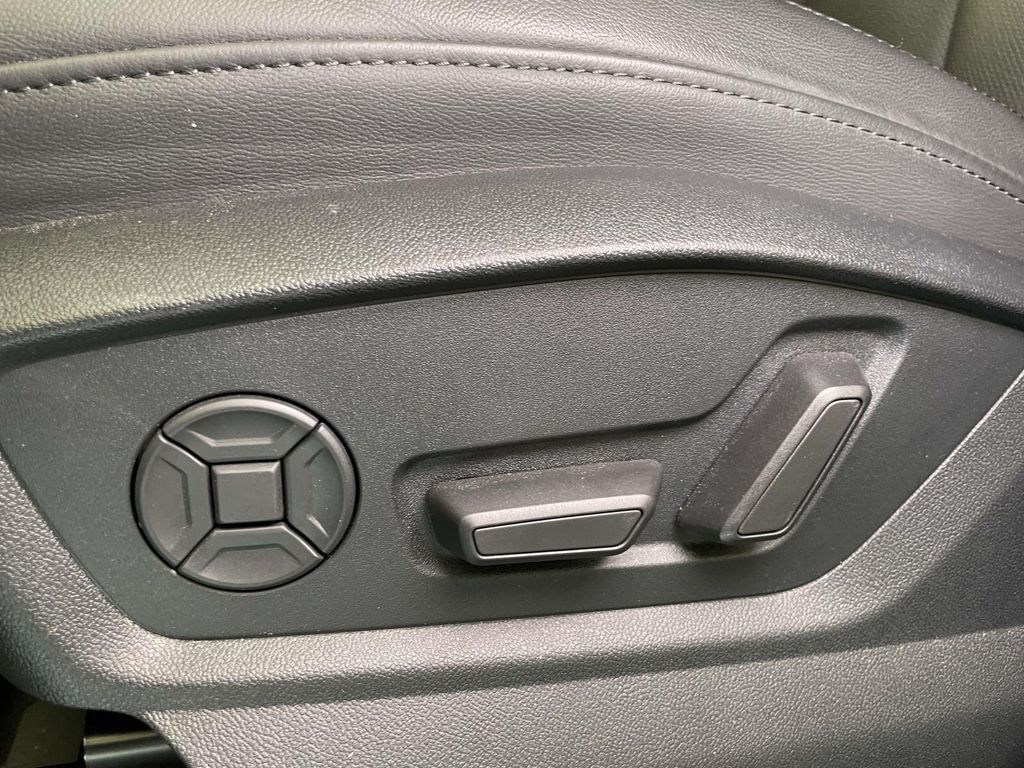 2021 Audi Q7 55 Prestige photo 16