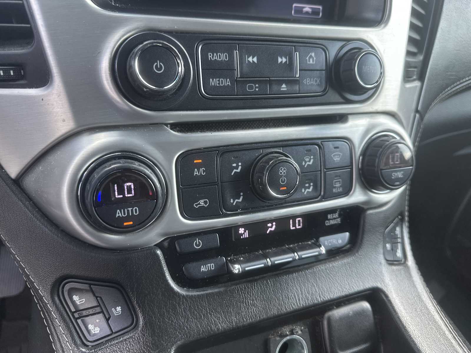 2017 Gmc Yukon SLT photo 18