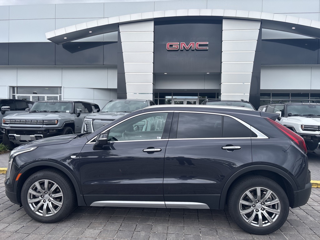 2023 Cadillac XT4 Premium Luxury photo 2