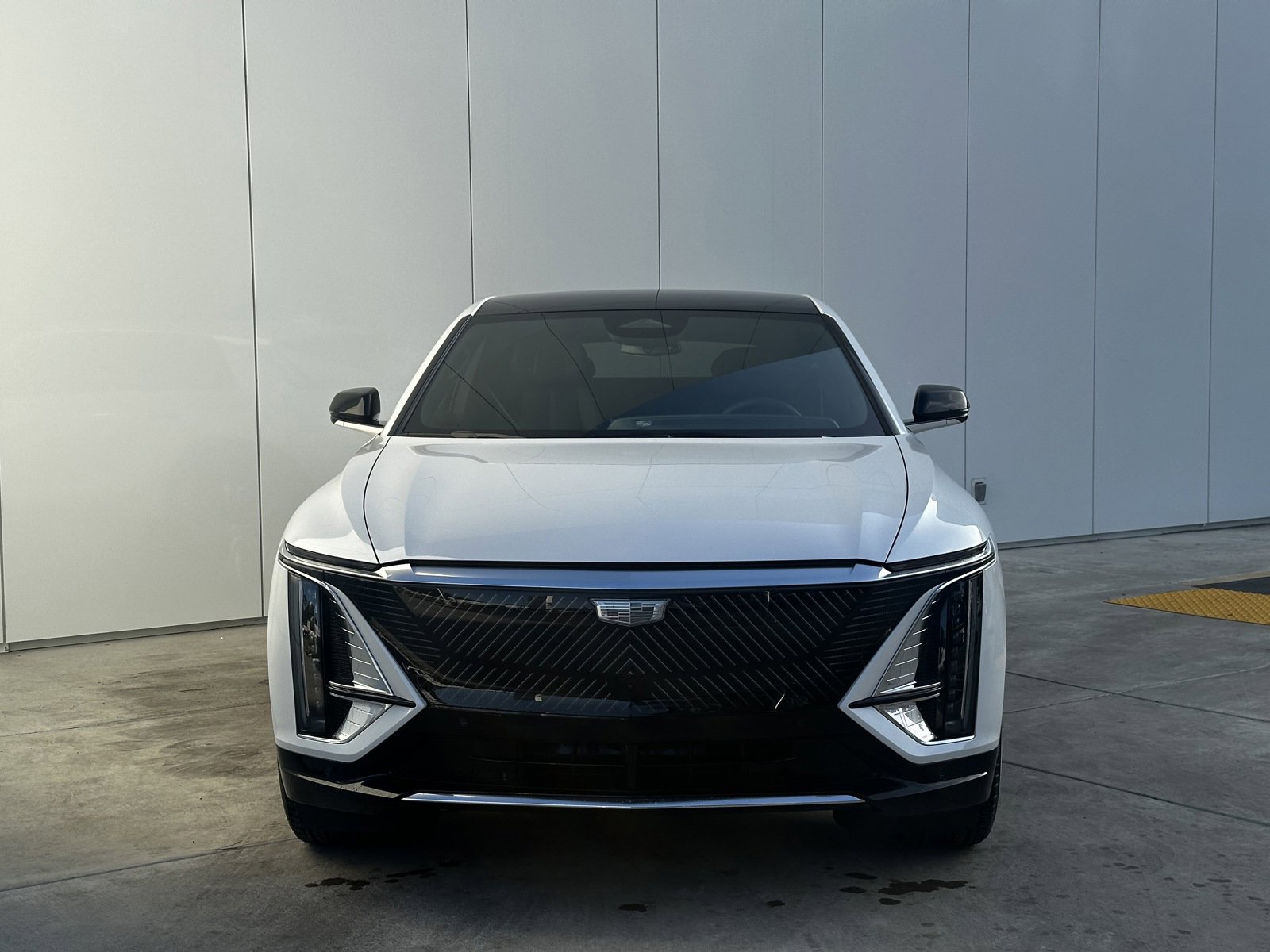 2025 Cadillac Lyriq Luxury photo 3