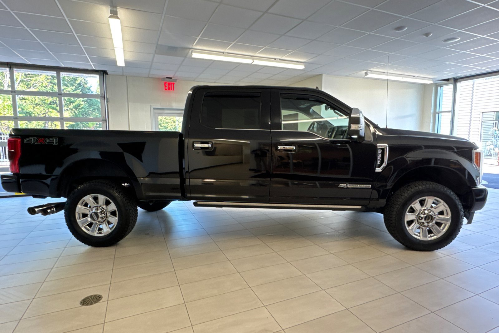 2019 Ford F-350 Platinum photo 2
