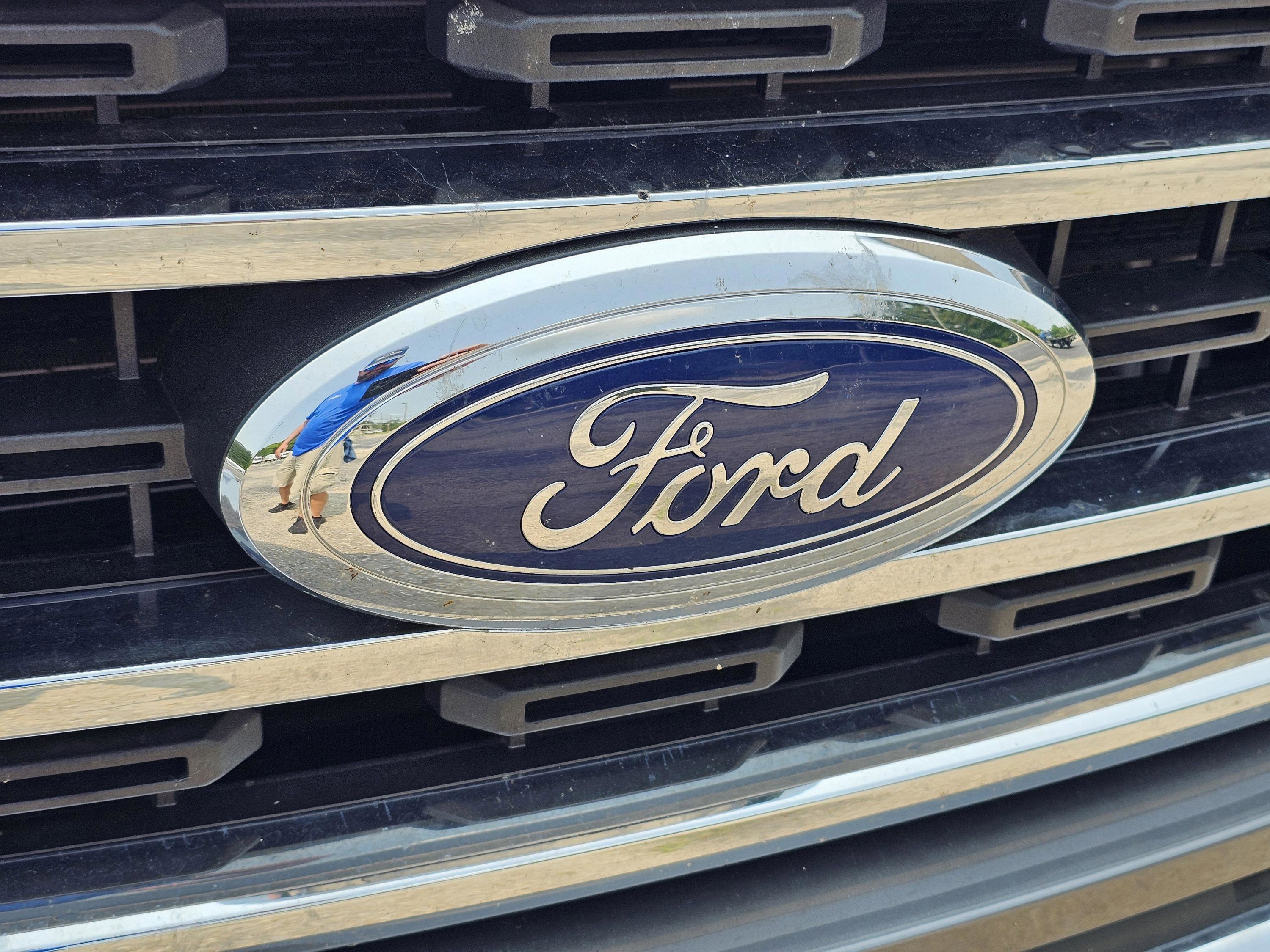 2023 Ford F-150 XLT photo 3