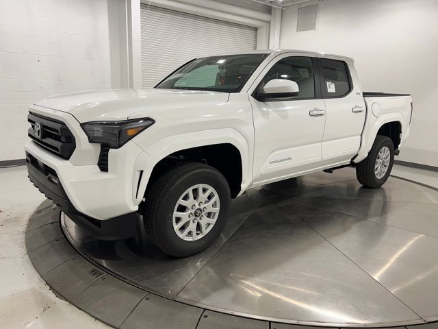 2025 Toyota Tacoma SR5's photo