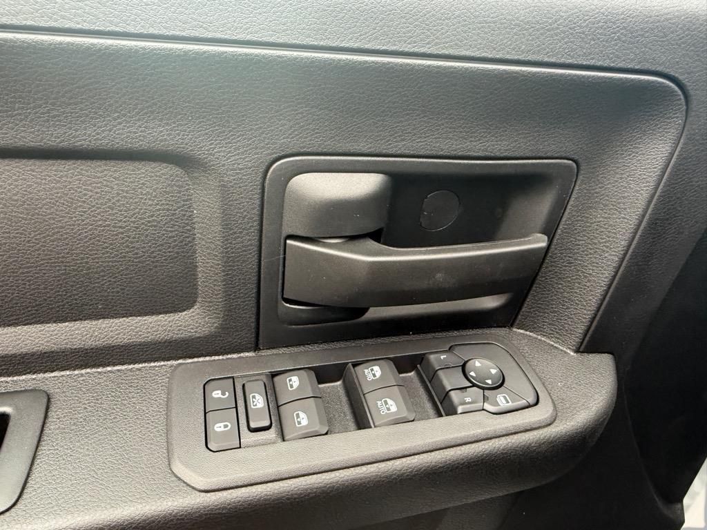 2025 Ram 2500 Tradesman photo 16
