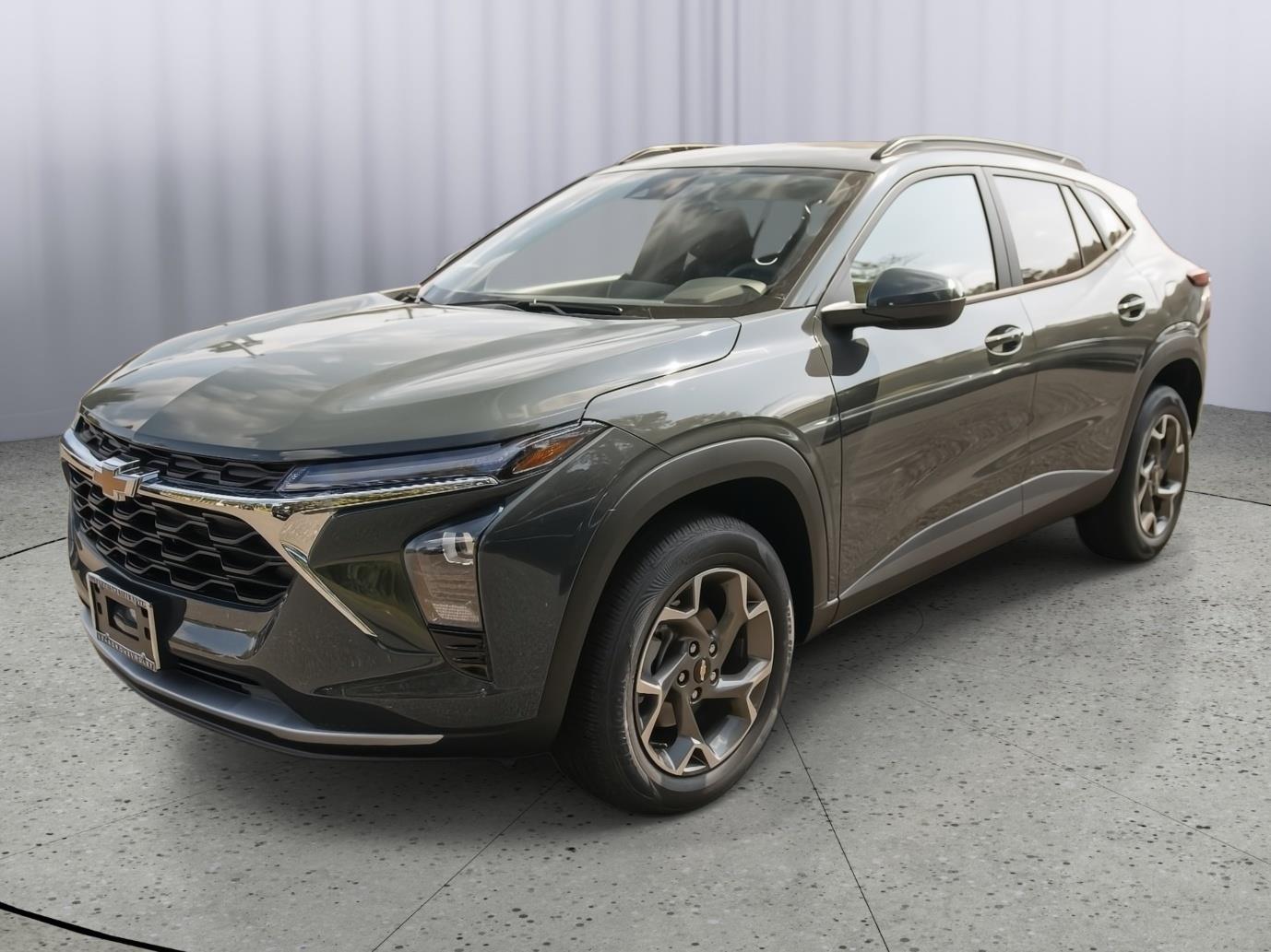2025 Chevrolet Trax LT photo 3