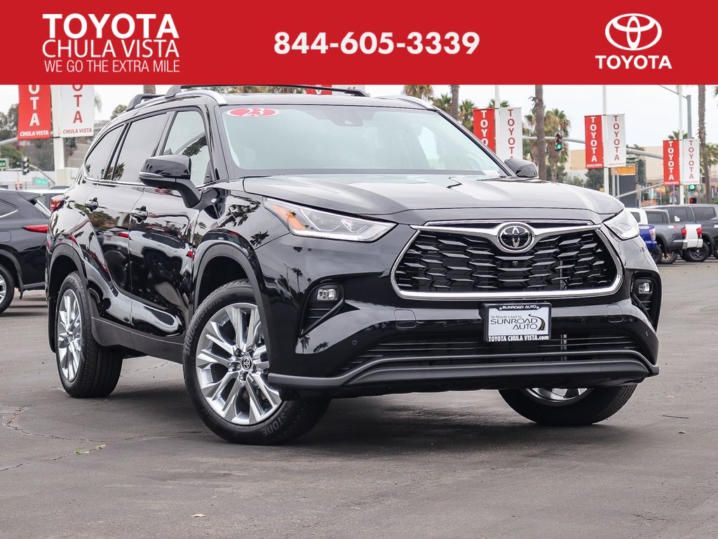 New 2023 Toyota Highlander Limited LIMITEDL4T FWD in Chula Vista