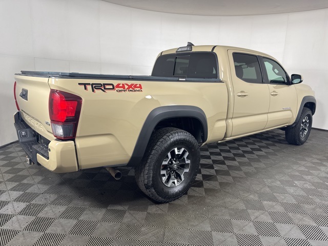 2019 Toyota Tacoma SR5 photo 3
