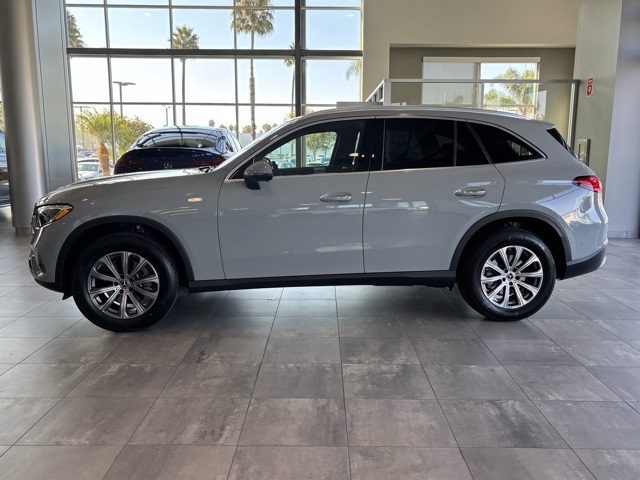 2026 Mercedes Benz GLC 300 photo 7
