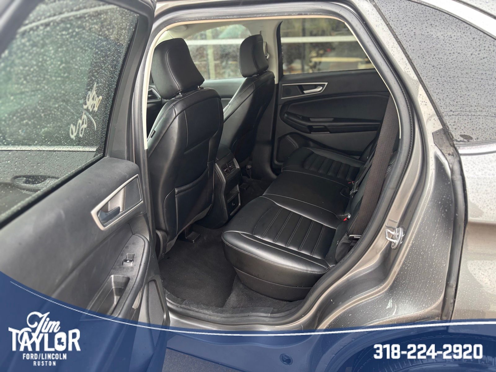 2023 Ford Edge SEL photo 3