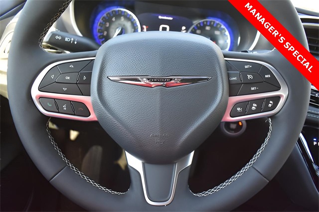 2025 Chrysler Pacifica photo 20