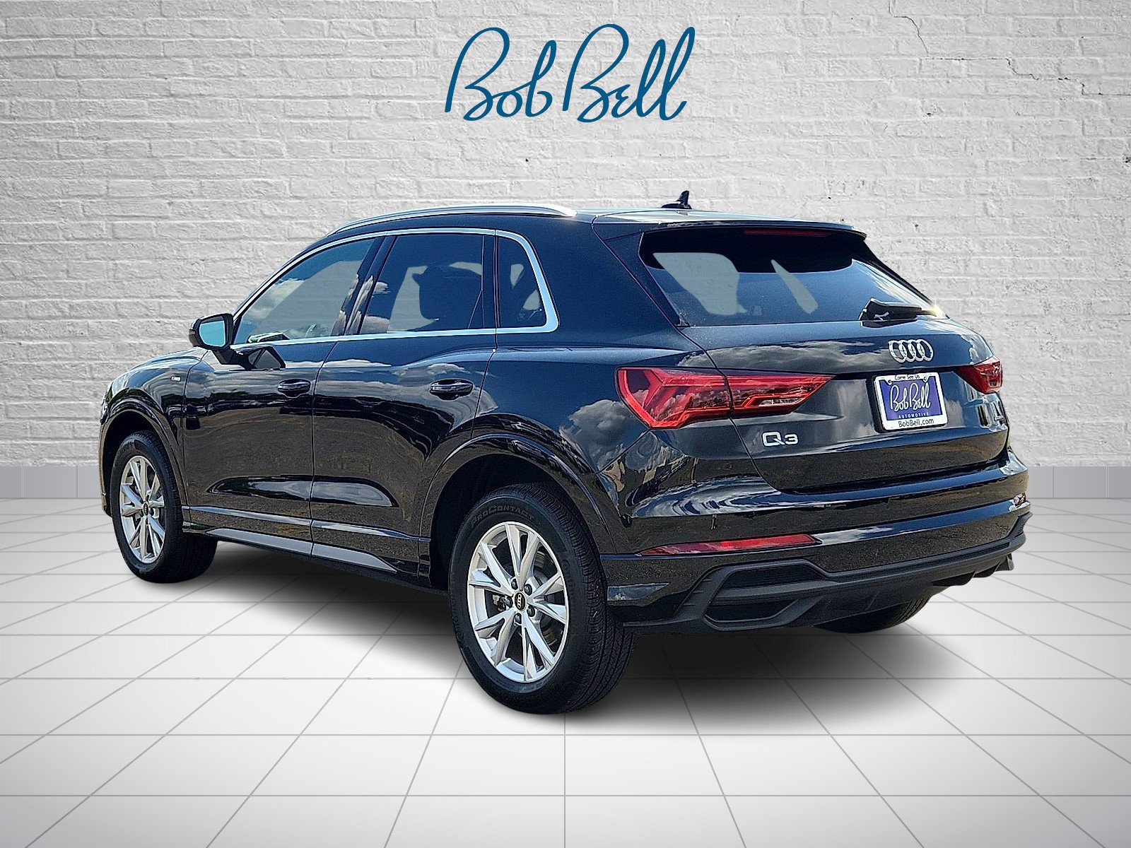 2025 Audi Q3 45 TFSI S line Premium photo 4