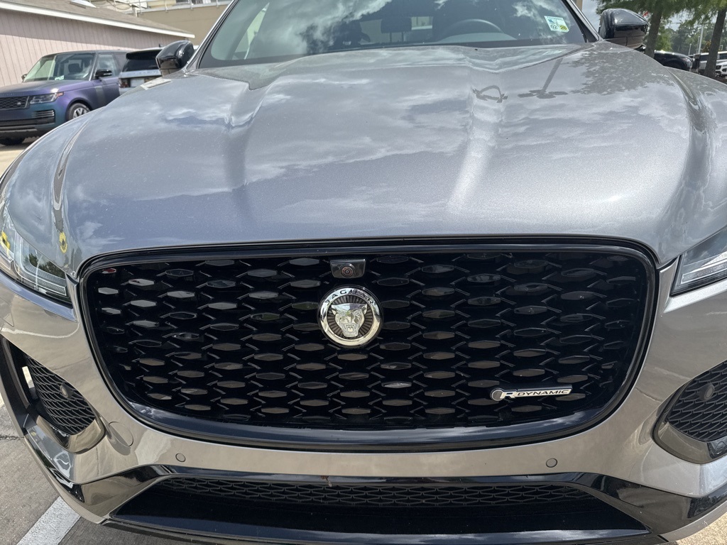 2025 Jaguar F-PACE P250 R-Dynamic S photo 3
