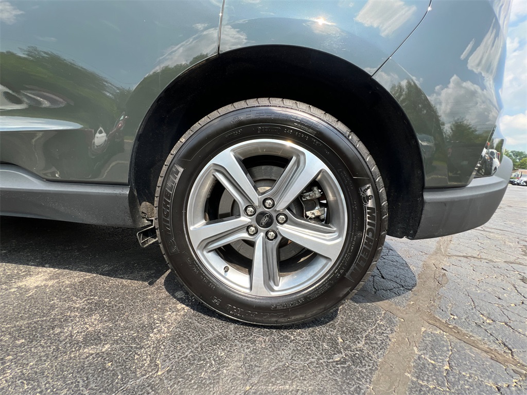 2024 Ford Edge SEL photo 25