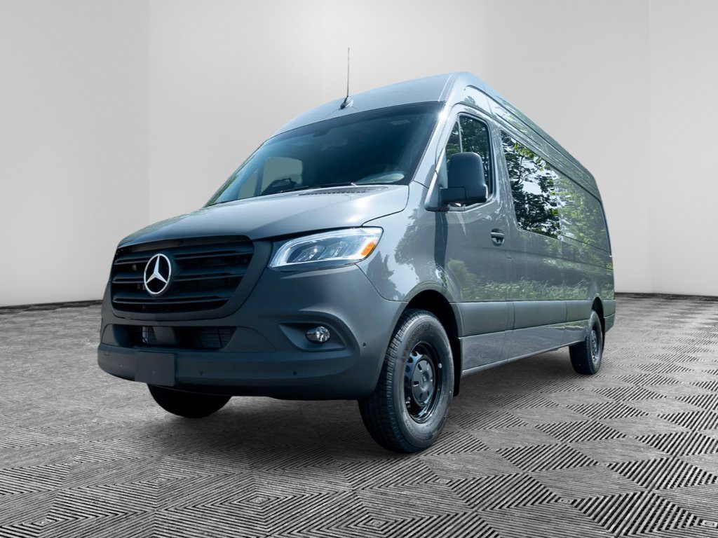 2025 Mercedes-Benz Sprinter Crew Van Base's photo