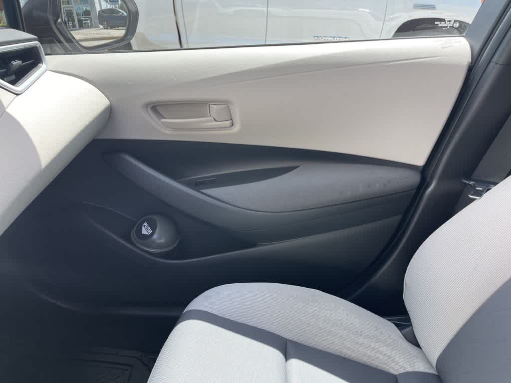 2023 Toyota Corolla LE photo 13