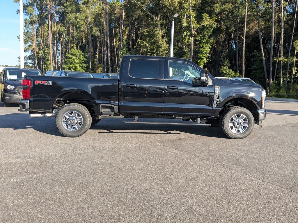 2026 Ford F-350 Lariat photo 3
