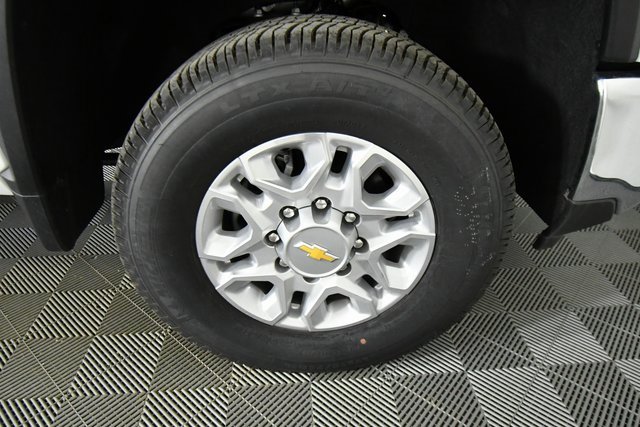 2025 Chevrolet Silverado 3500HD LT photo 16